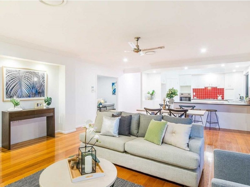 9 Brossard Court, Mansfield QLD 4122