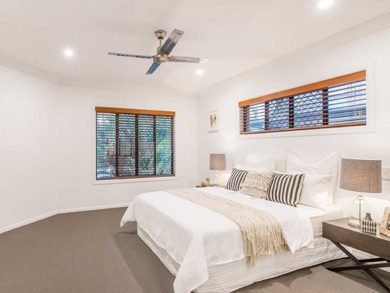 9 Brossard Court, Mansfield QLD 4122