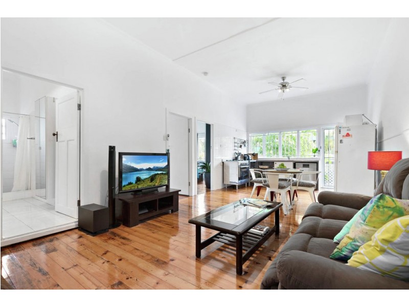 8/9 Lockhart Street, Woolloongabba QLD 4102