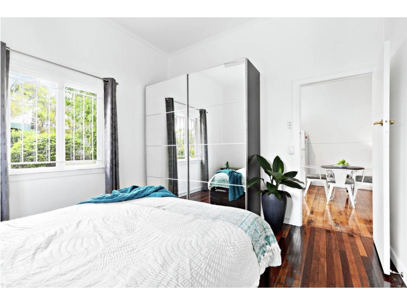 8/9 Lockhart Street, Woolloongabba QLD 4102