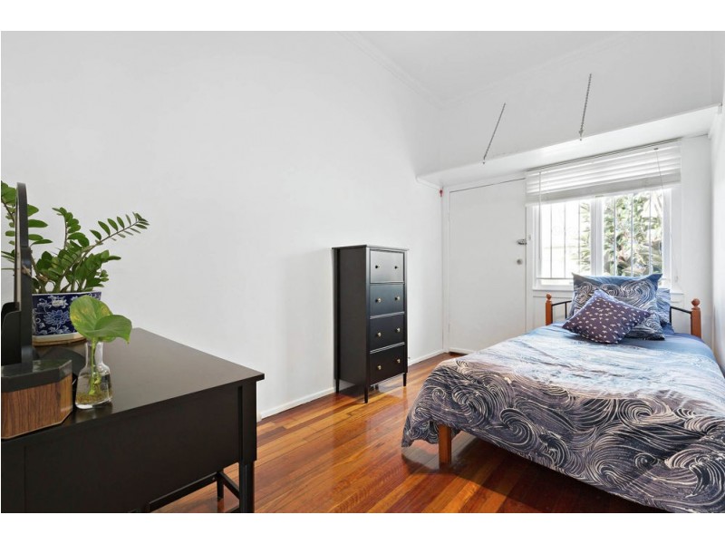 8/9 Lockhart Street, Woolloongabba QLD 4102