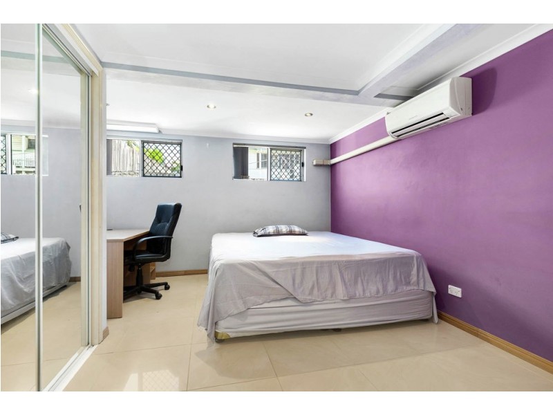 42 Thomas Street, Greenslopes QLD 4120