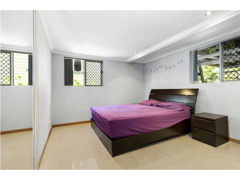 42 Thomas Street, Greenslopes QLD 4120