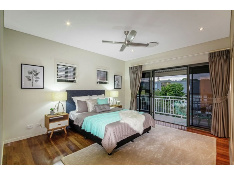 25 Wordsworth Street, Norman Park QLD 4170