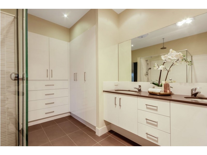 25 Wordsworth Street, Norman Park QLD 4170