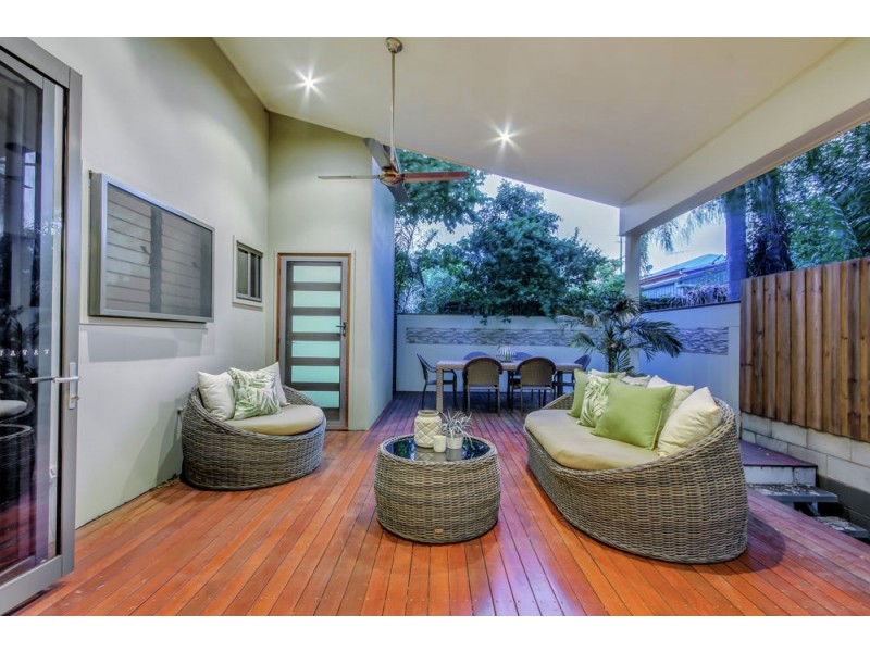 25 Wordsworth Street, Norman Park QLD 4170