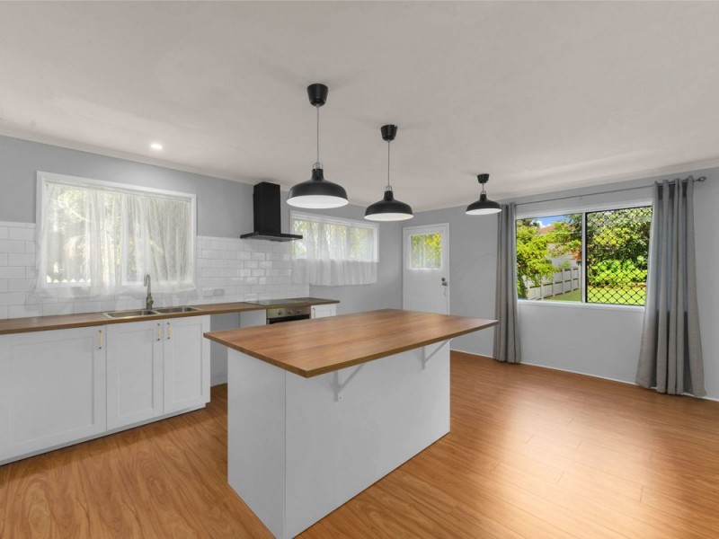 15 Rees Avenue, Coorparoo QLD 4151