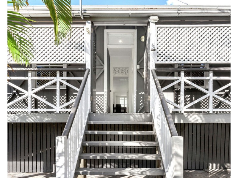 54 Earl Street, Greenslopes QLD 4120