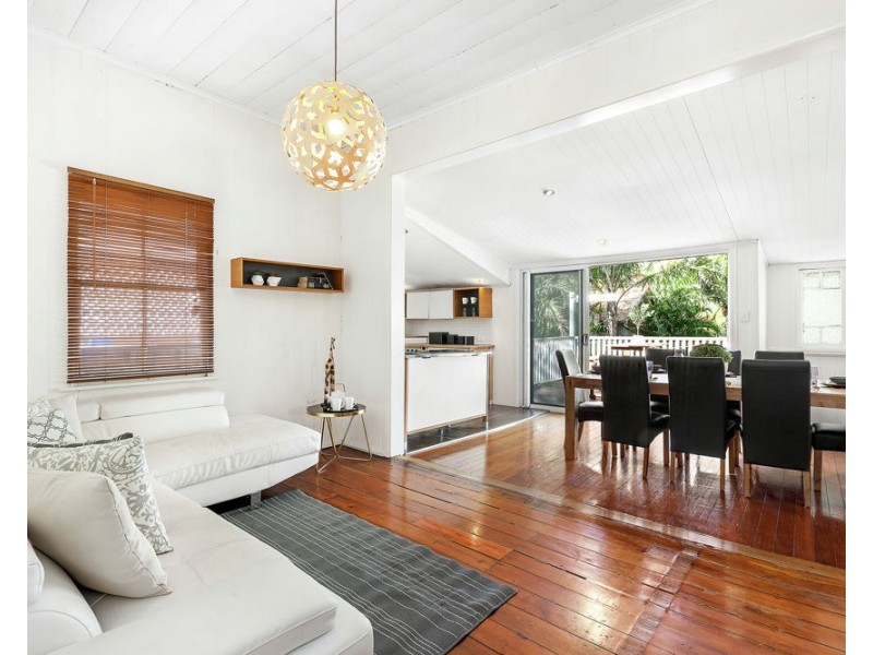 54 Earl Street, Greenslopes QLD 4120