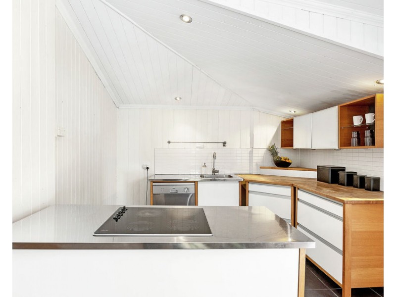 54 Earl Street, Greenslopes QLD 4120