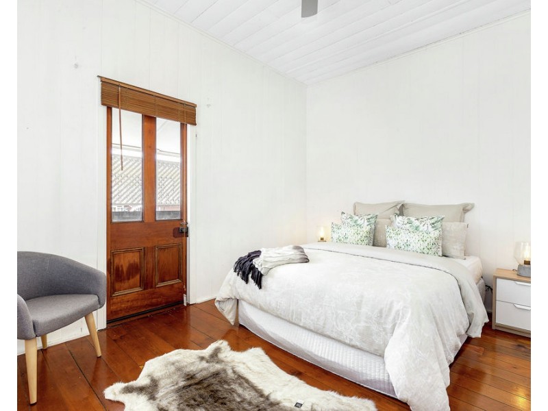 54 Earl Street, Greenslopes QLD 4120