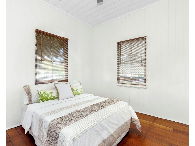 54 Earl Street, Greenslopes QLD 4120