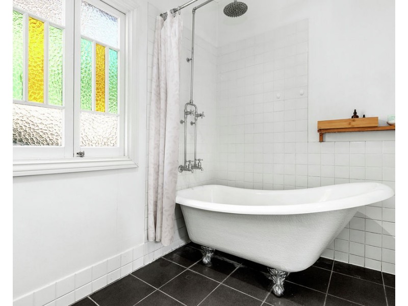 54 Earl Street, Greenslopes QLD 4120