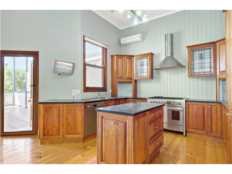 106 Baines Street, Kangaroo Point QLD 4169