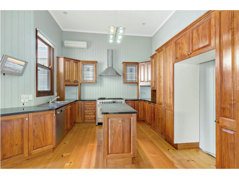 106 Baines Street, Kangaroo Point QLD 4169