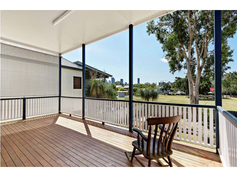 106 Baines Street, Kangaroo Point QLD 4169