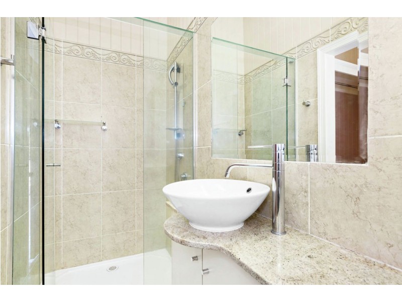 106 Baines Street, Kangaroo Point QLD 4169