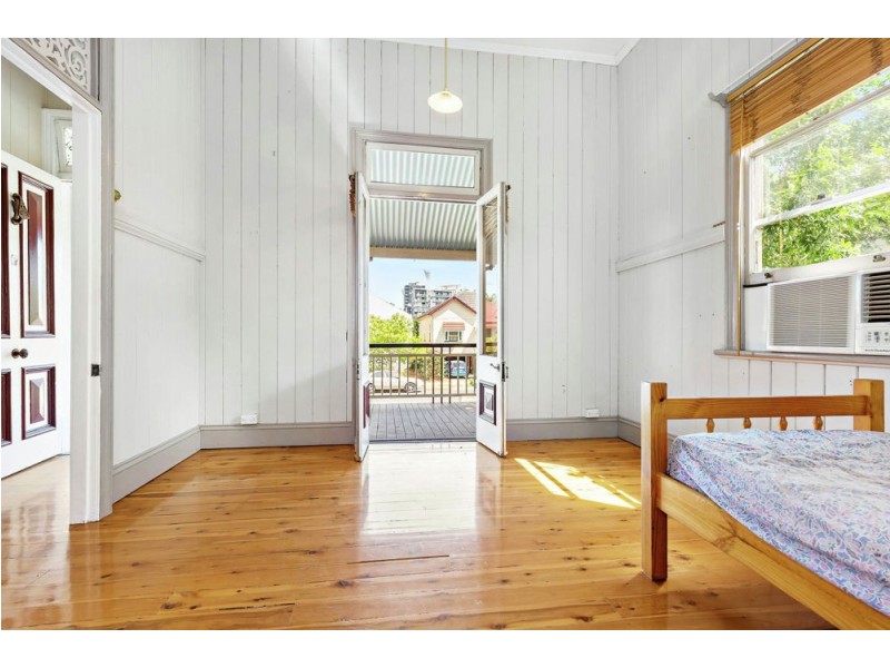 106 Baines Street, Kangaroo Point QLD 4169