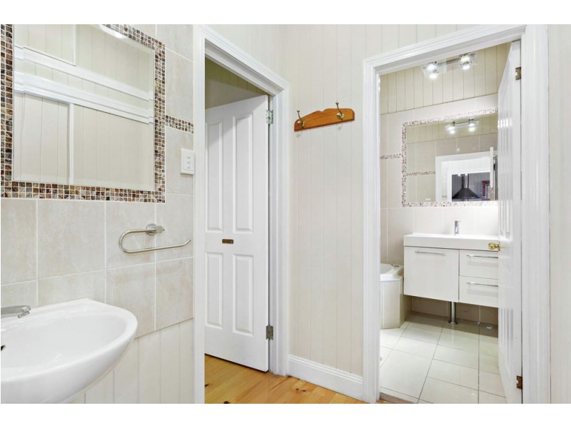 106 Baines Street, Kangaroo Point QLD 4169