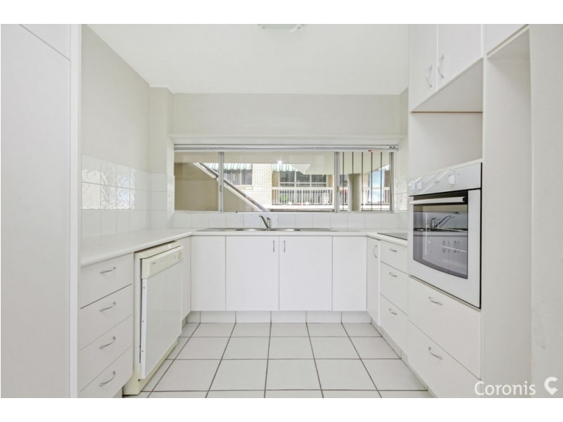 2/5 Burt, Auchenflower QLD 4066