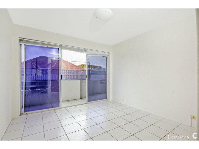 2/5 Burt, Auchenflower QLD 4066