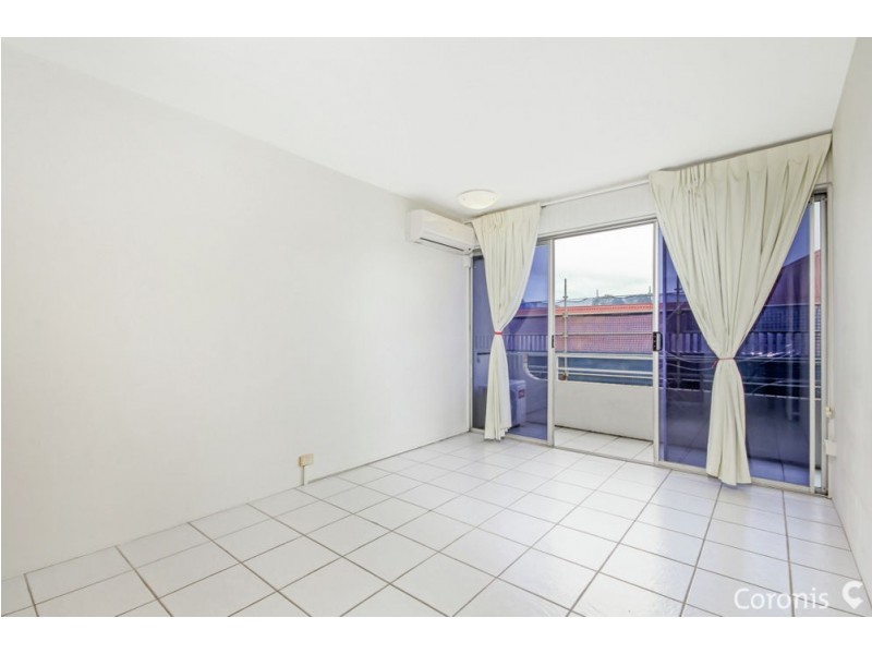 2/5 Burt, Auchenflower QLD 4066