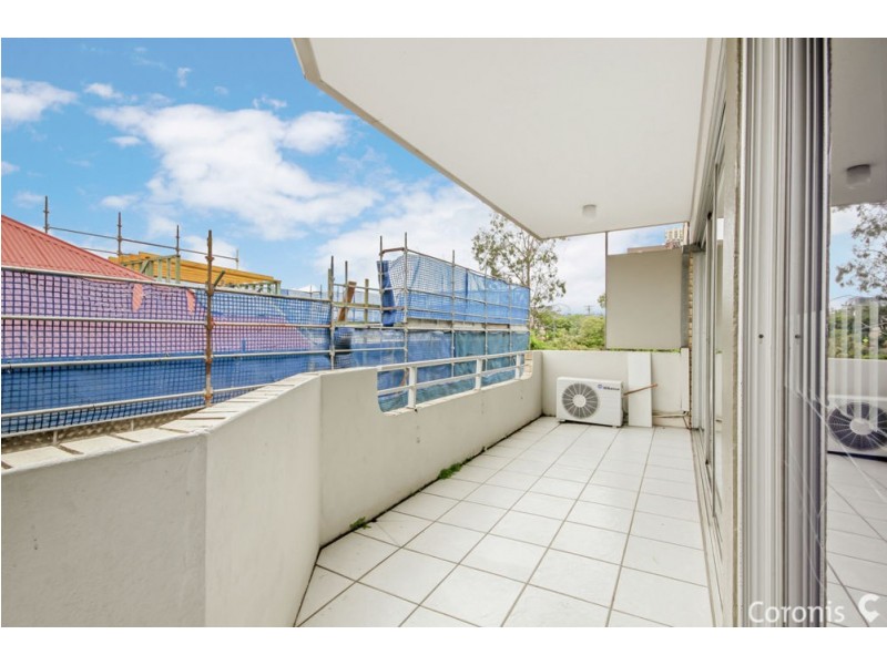 2/5 Burt, Auchenflower QLD 4066