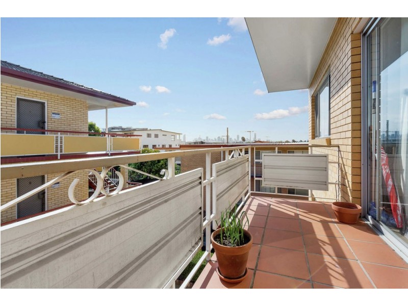 7/28 Kitchener Street, Coorparoo QLD 4151