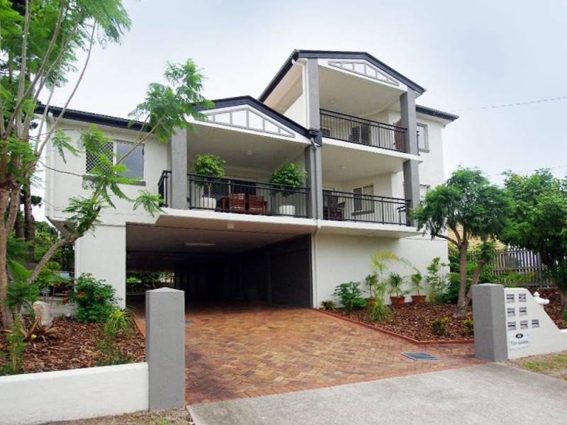 2/15 Chatsworth Road, Greenslopes QLD 4120