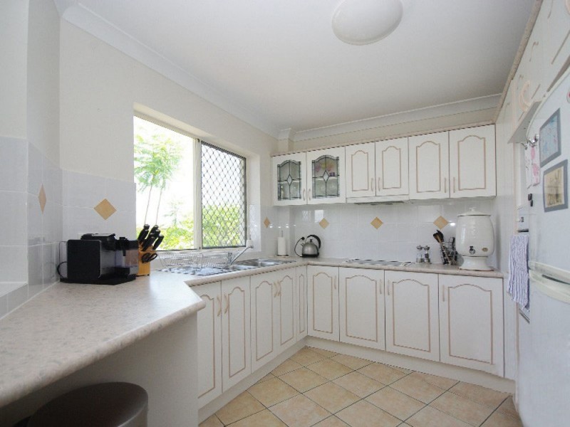 2/15 Chatsworth Road, Greenslopes QLD 4120