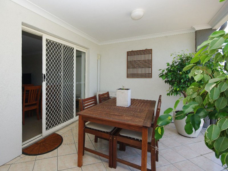 2/15 Chatsworth Road, Greenslopes QLD 4120