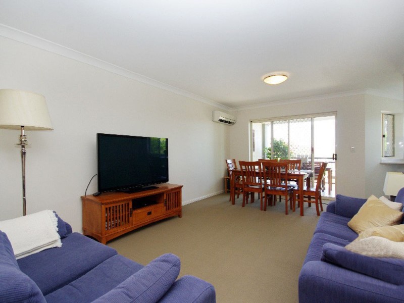 2/15 Chatsworth Road, Greenslopes QLD 4120