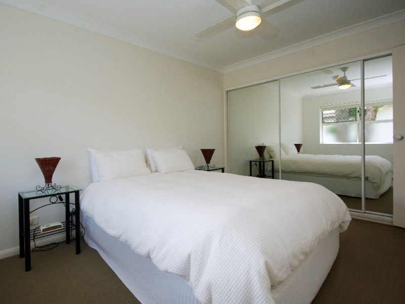 2/15 Chatsworth Road, Greenslopes QLD 4120