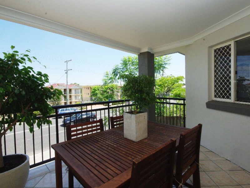 2/15 Chatsworth Road, Greenslopes QLD 4120