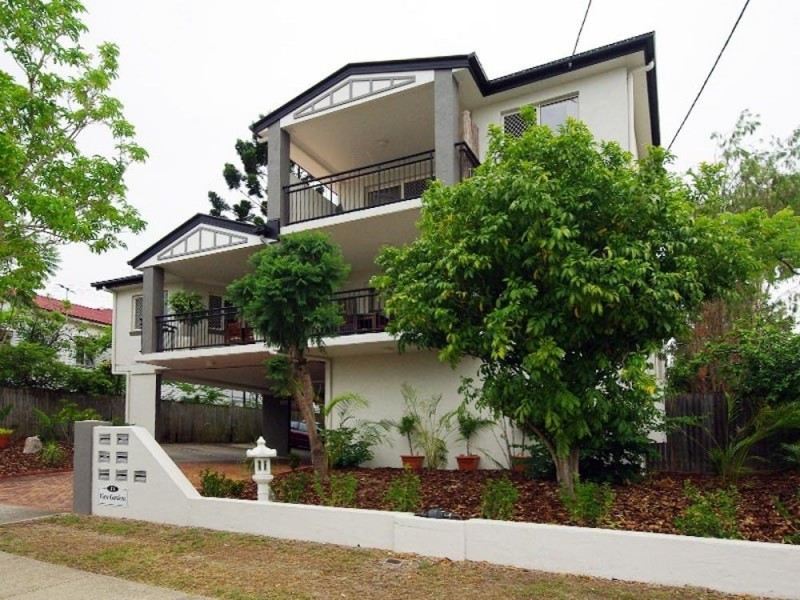 2/15 Chatsworth Road, Greenslopes QLD 4120