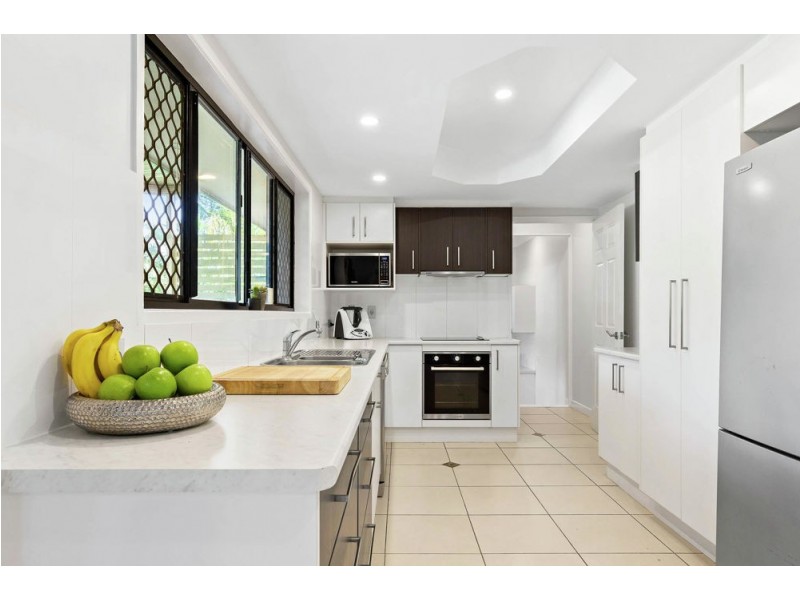 3 Lauretta Avenue, Springwood QLD 4127