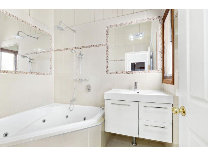 106 Baines Street, Kangaroo Point QLD 4169