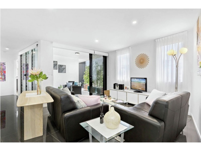 4/47 Dickenson Street, Carina QLD 4152