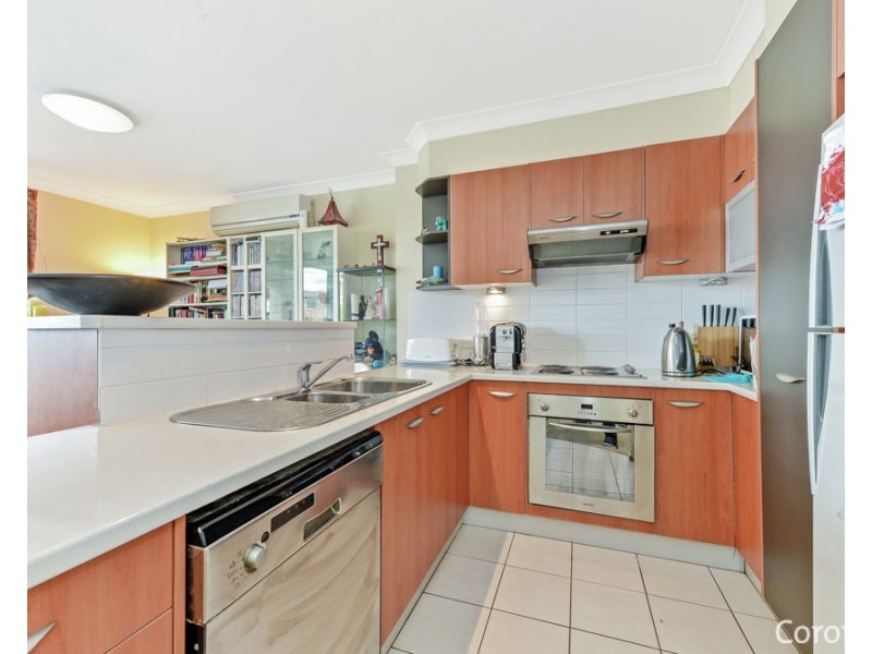 5/8 Wakefield Street, Coorparoo QLD 4151