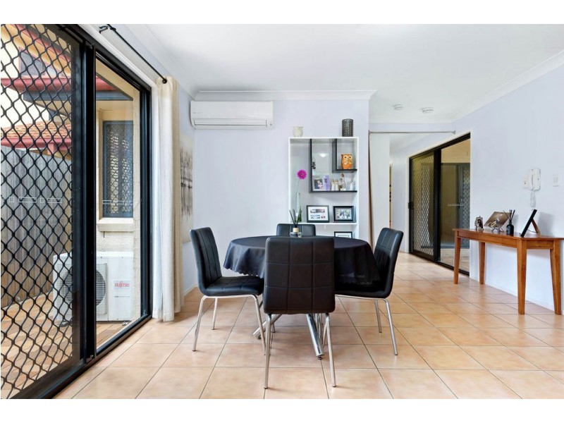 16 Hart Close, Mackenzie QLD 4156