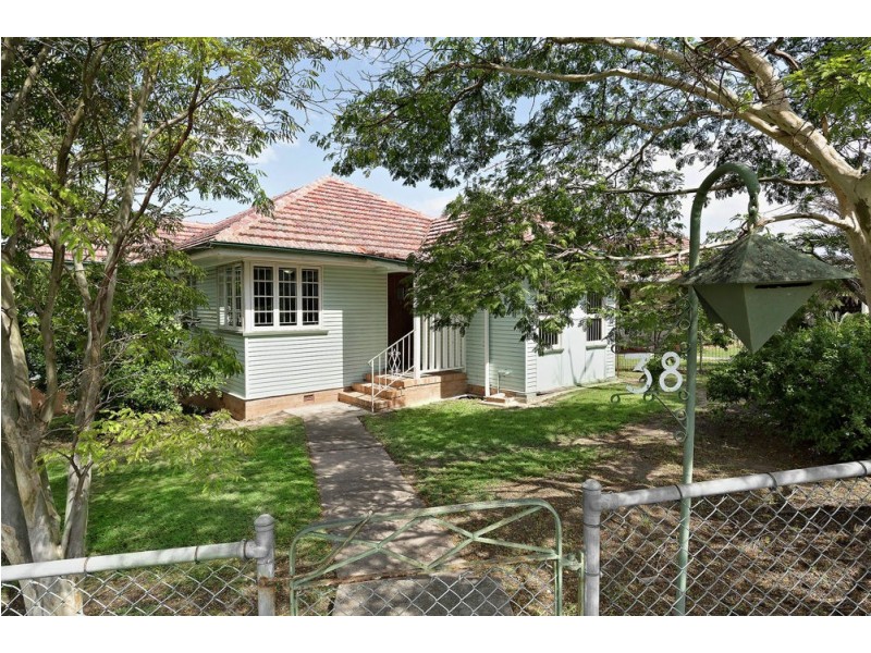 38 Jones Road, Carina Heights QLD 4152