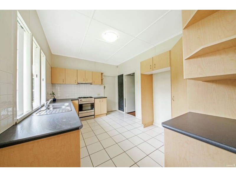 43 Longfellow Street, Norman Park QLD 4170