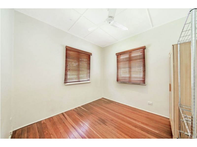 43 Longfellow Street, Norman Park QLD 4170