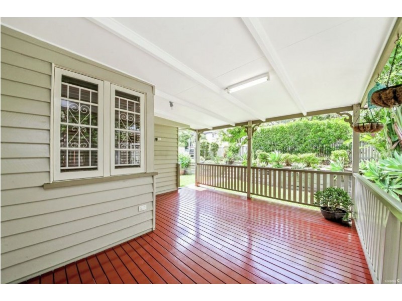 43 Longfellow Street, Norman Park QLD 4170