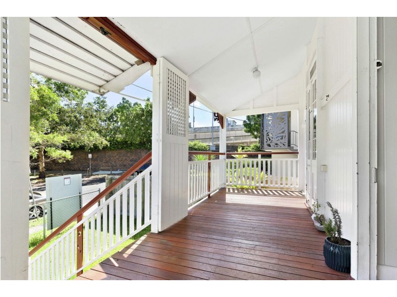 24 Oxford Street, Woolloongabba QLD 4102
