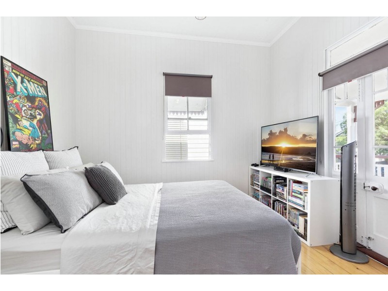 24 Oxford Street, Woolloongabba QLD 4102