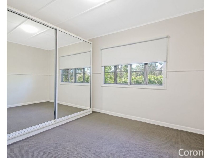 24 Orwell St, Camp Hill QLD 4152