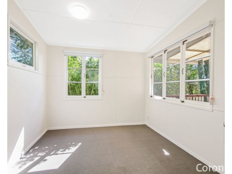 24 Orwell St, Camp Hill QLD 4152