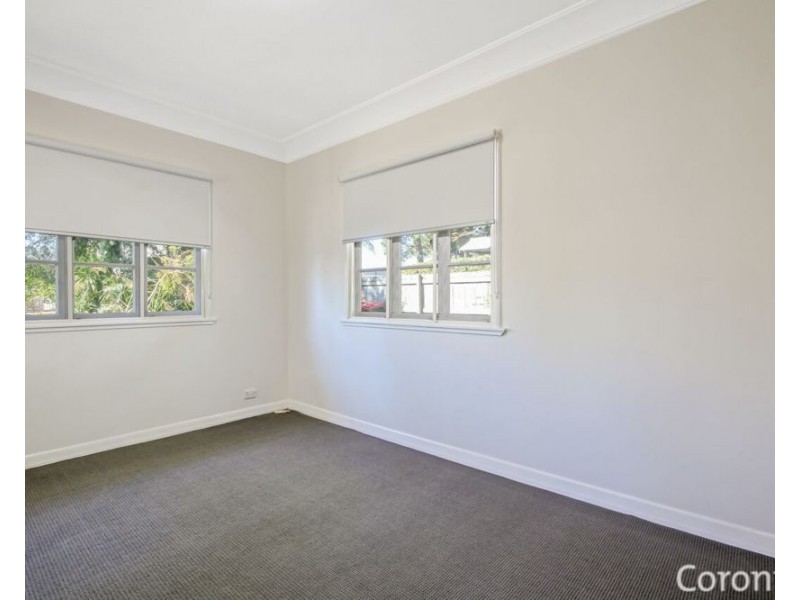 24 Orwell St, Camp Hill QLD 4152