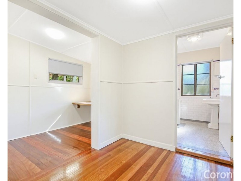 24 Orwell St, Camp Hill QLD 4152